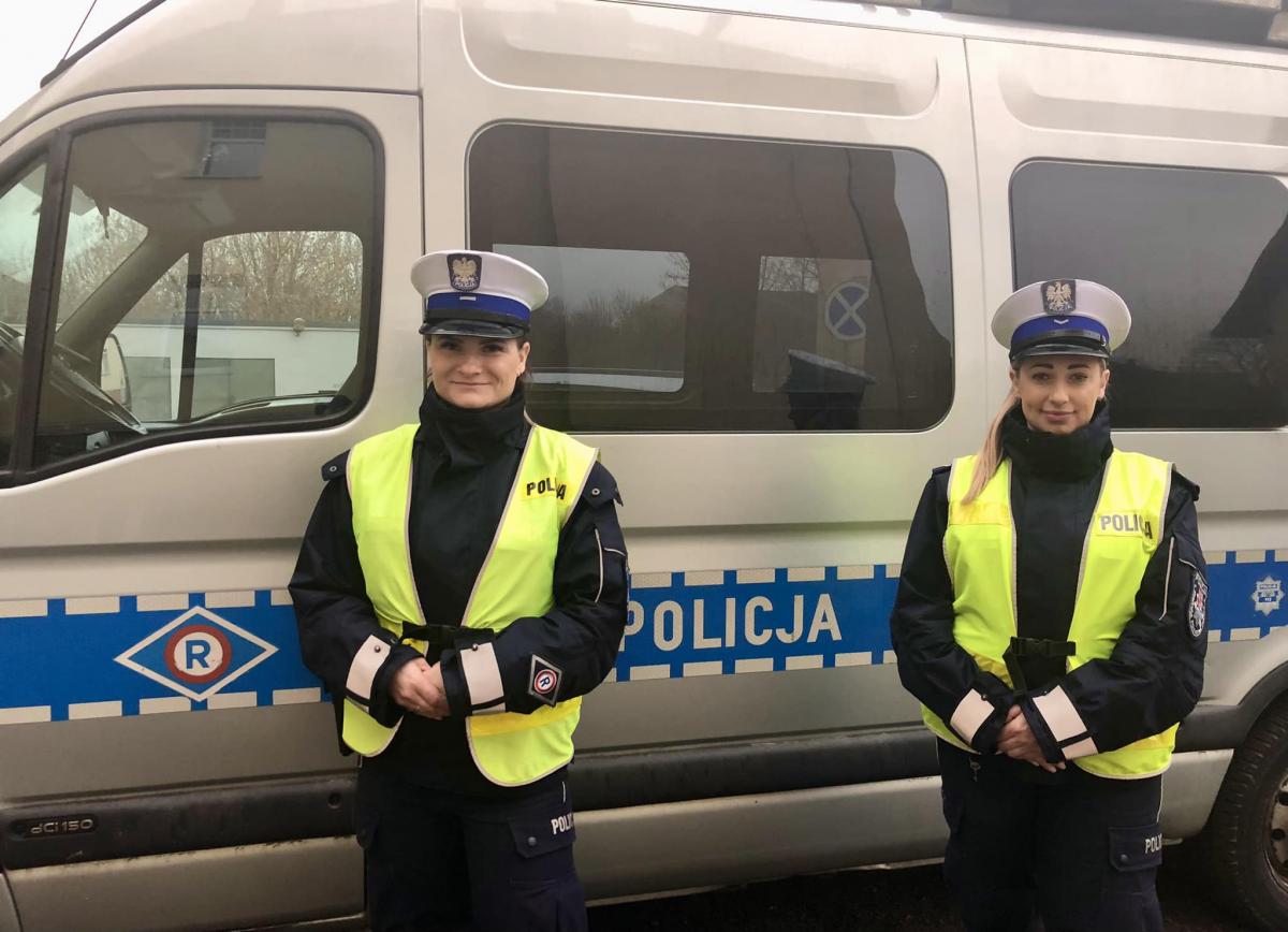 Minuty na ratunek. Policjantki pilotowały mężczyznę z zawałem