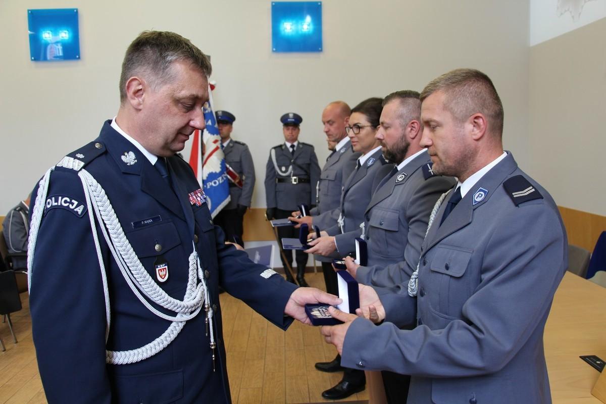 Kryształowe Gwiazdy dla policjantów - bohaterów z Piły