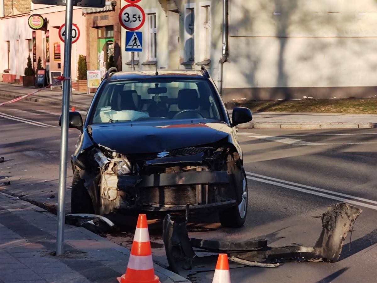 Wypadek na skrzyżowaniu 11 Listopada i Konopnickiej. Jedna osoba ranna