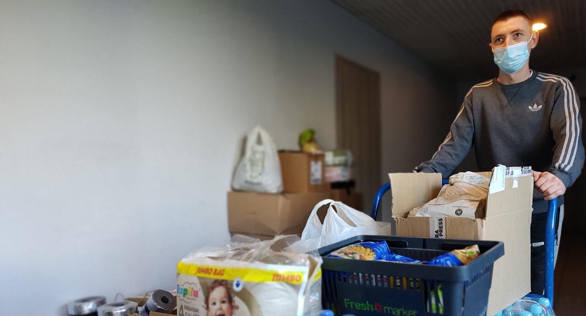 Piła solidarna z Ukrainą. Rusza zbiórka pieniędzy, trwa zbiórka żywności i sprzętu dla uchodźców