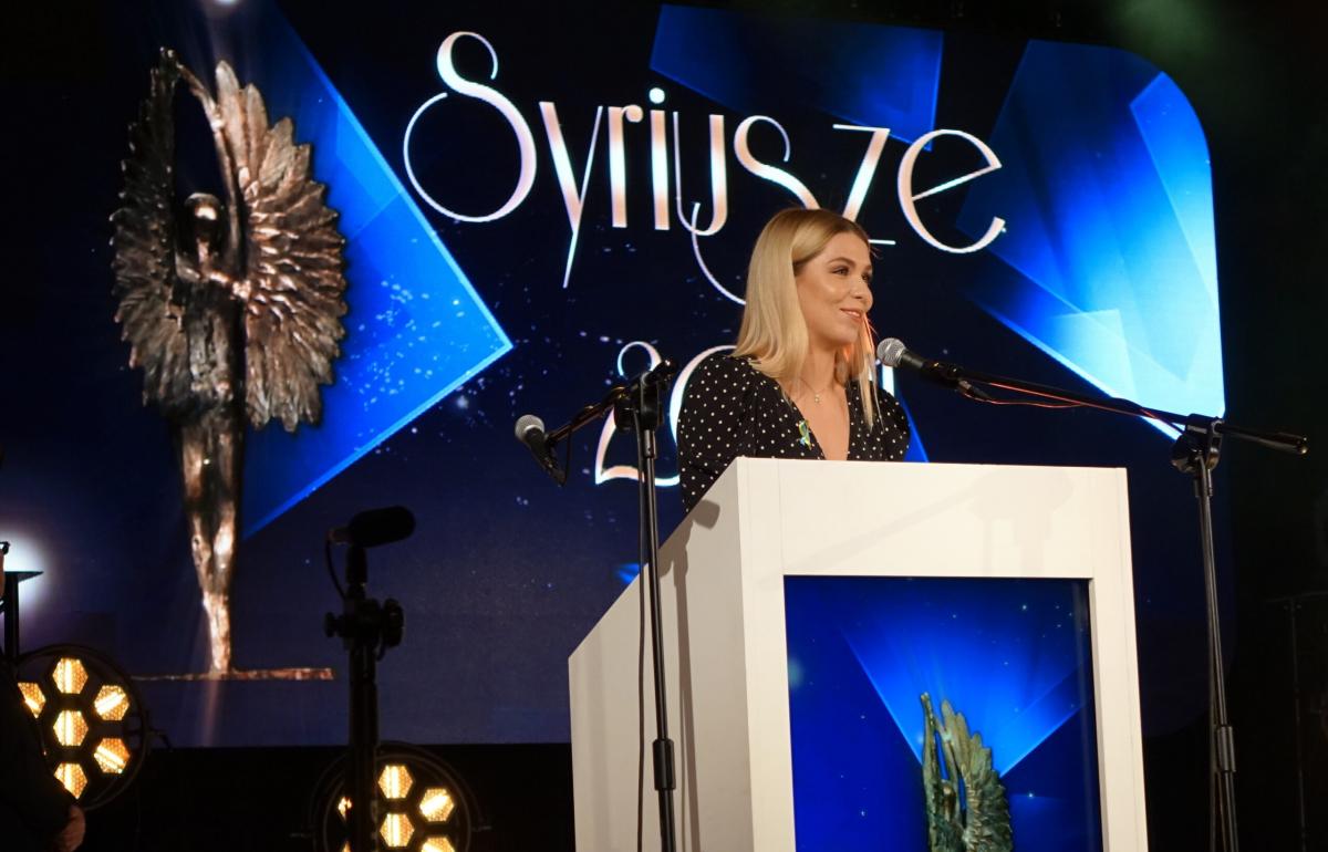 Syriusze rozdane. Gala z ukraińską flagą w tle