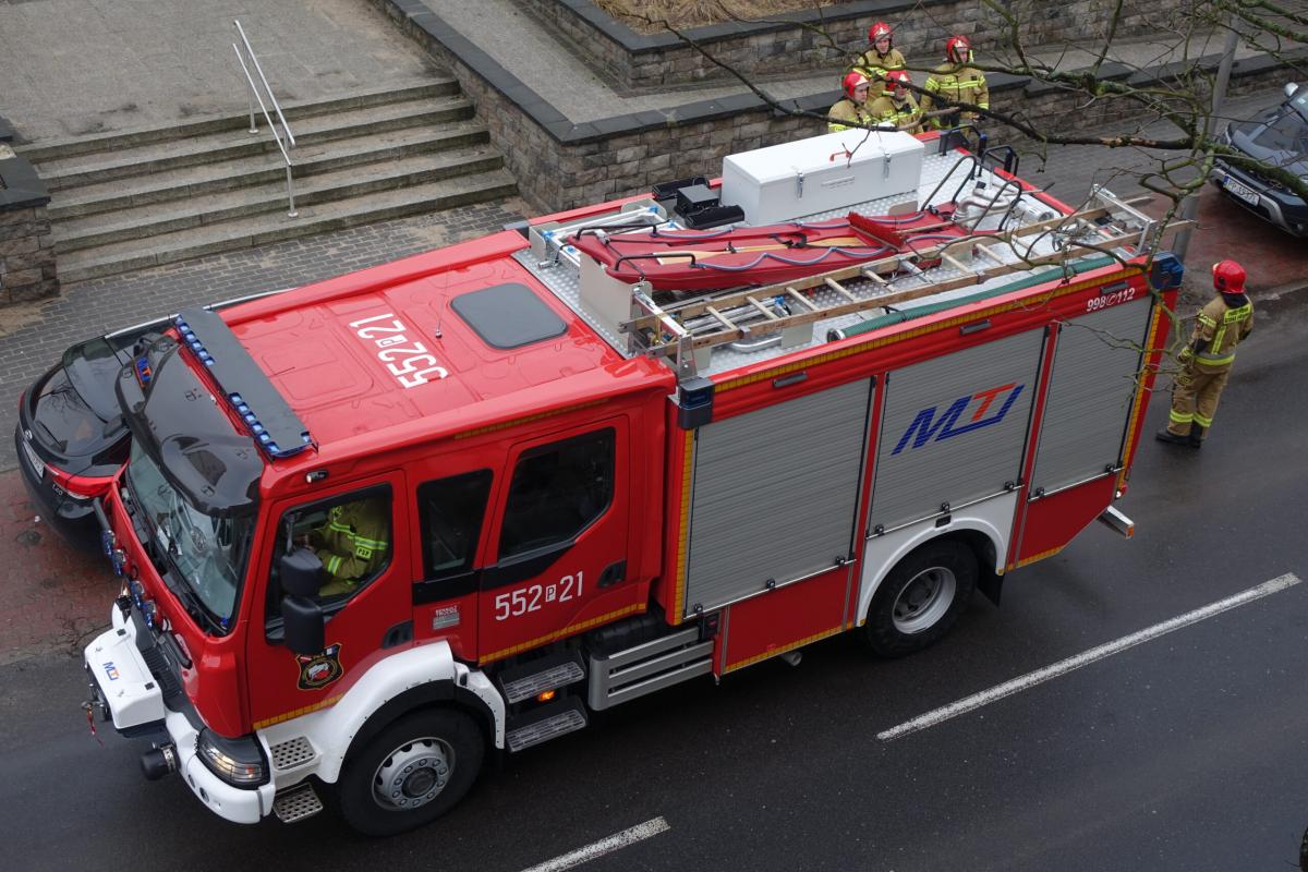 Wichura szaleje. Miasto bez prądu, ponad 170 interwencji straży