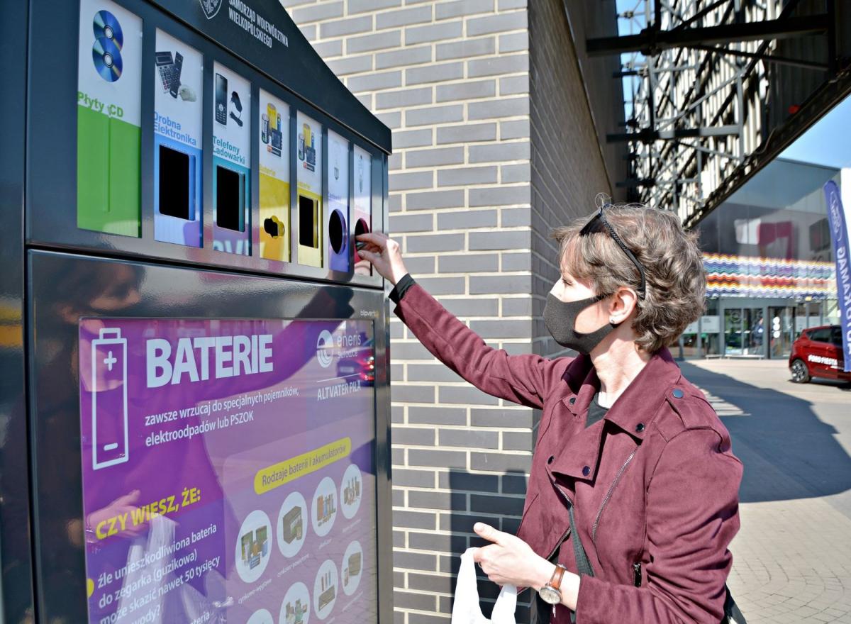 Przed VIVO! stanął punkt odbioru elektrośmieci
