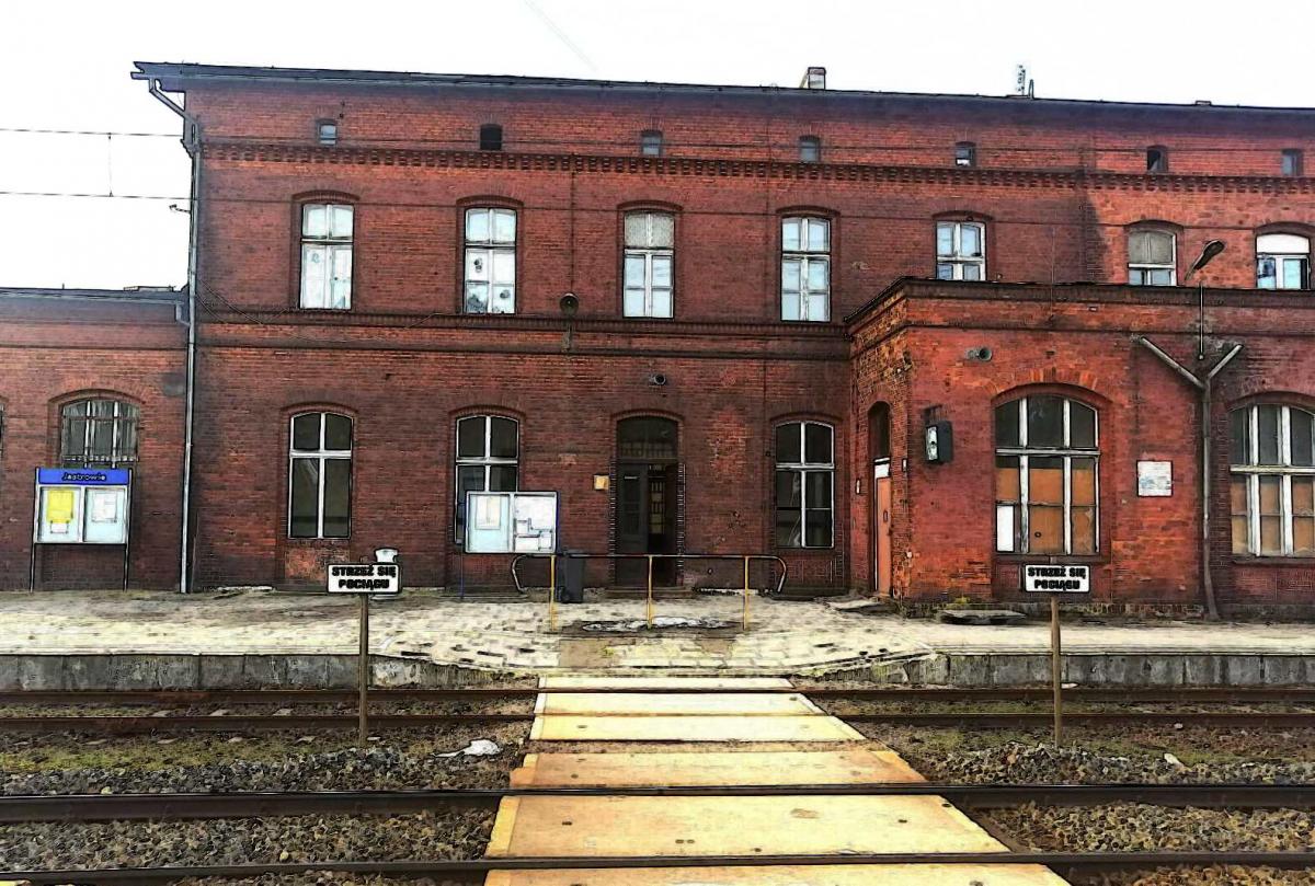 Policjanci pomogli obywatelce Norwegii, która chciała spędzić noc na dworcu w Jastrowiu