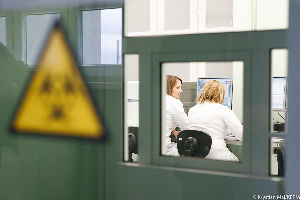 799 przypadki zakażenia koronawirusem w Polsce; w tym 25 nowych