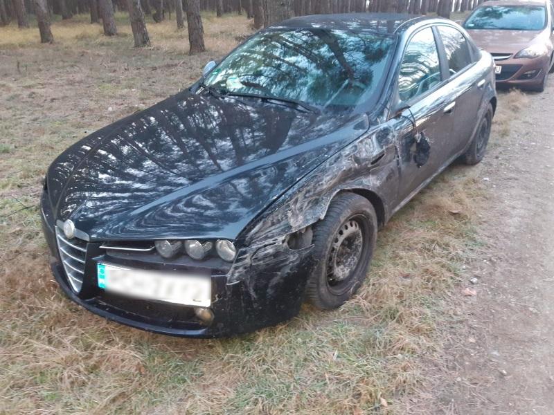 Pijani, uciekali przed policją. Staranowali radiowóz