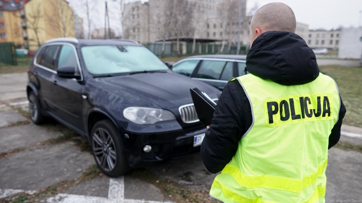 Diler „inwestował” w nieruchomości  i samochody