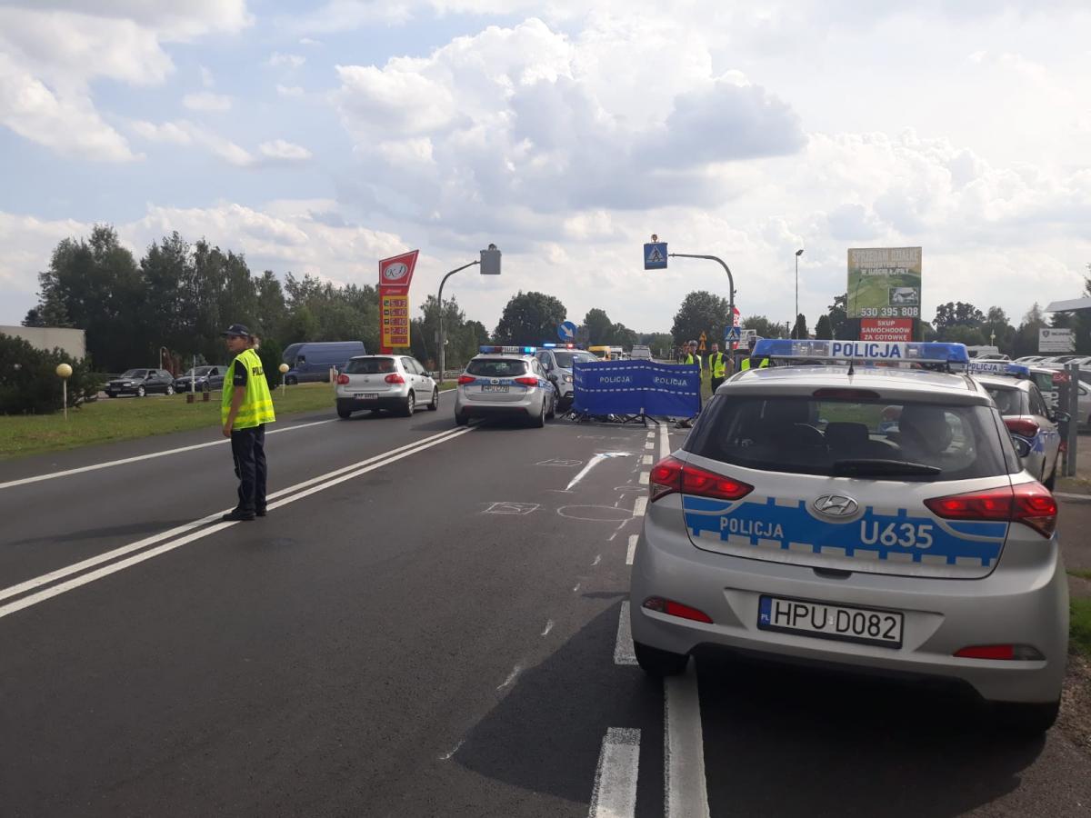 73-letnia piesza zginęła na krajówce pod Ujściem. Potrącił ją TIR