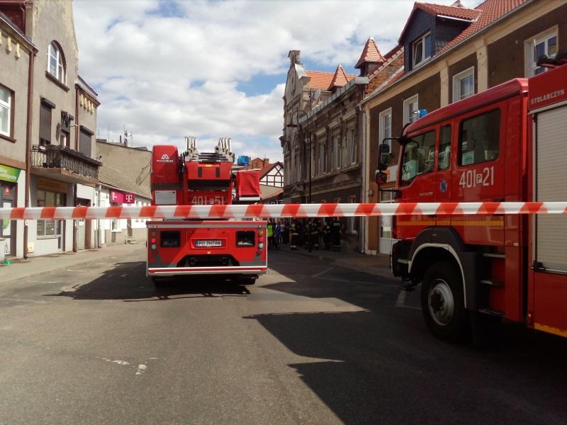 Komornik przyszedł z policją. 62-latek zagroził, że wysadzi butlę z gazem