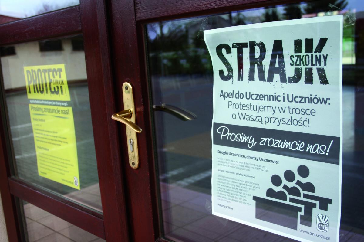 Strajk nauczycieli w Pile: szkoły zamknięte. Strajk trwa