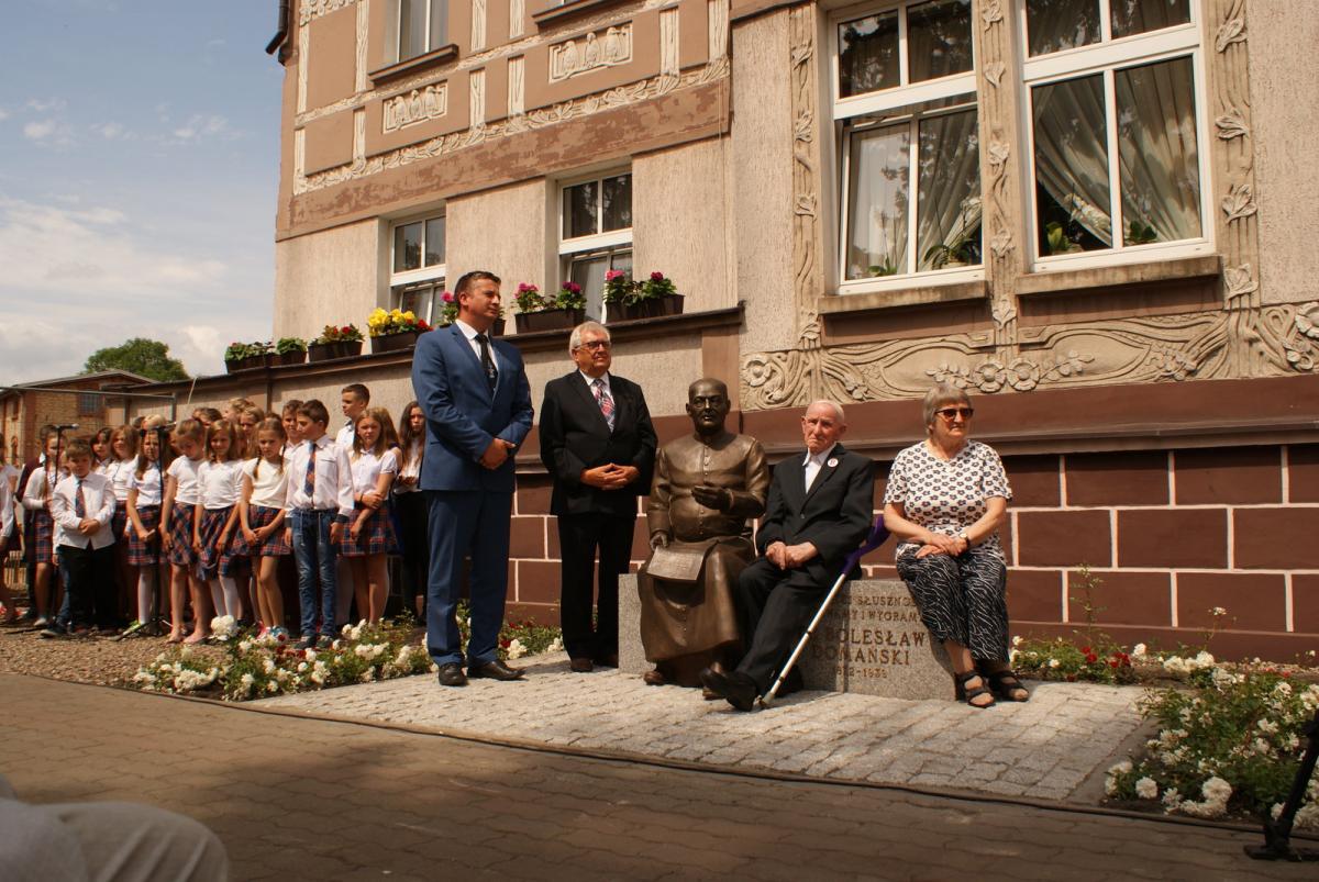 Pomnik księdza Patrona - nowa marka Złotowa