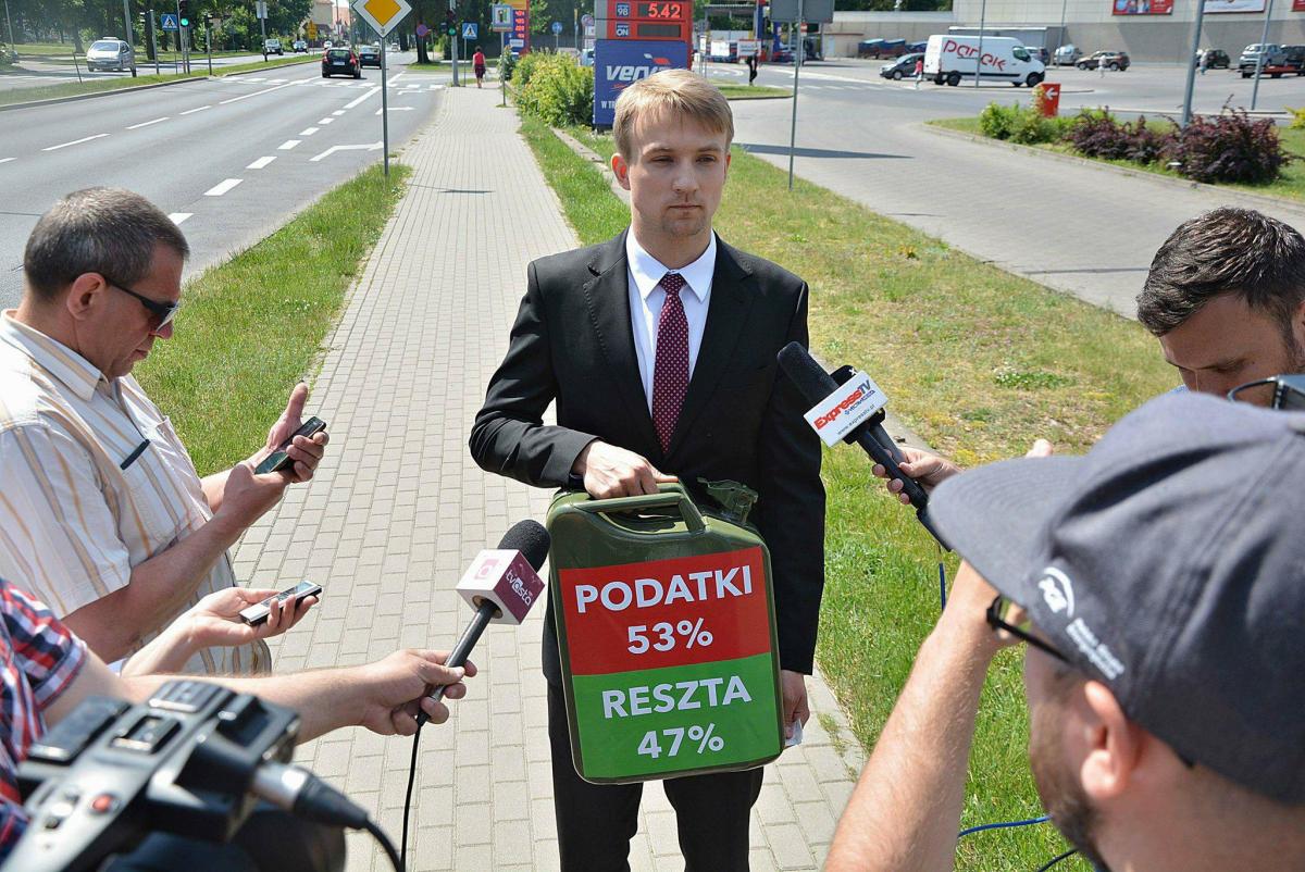 Połowa ceny benzyny to podatki!