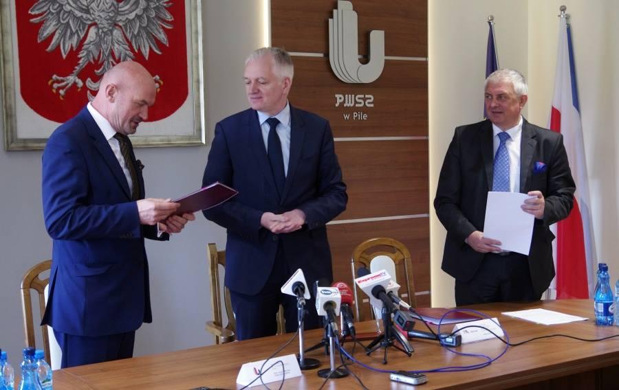 Gowin w PWSZ z pieniędzmi  i „Konstytucją dla nauki”
