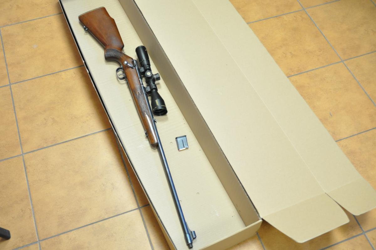 Kłusownik z nielegalną bronią i amunicją