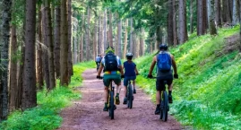 Kolejne lato na rowerze. PTTK zaprasza na Wakacyjne Soboty Na Dwóch Kółkach [PLAN WYCIECZEK]