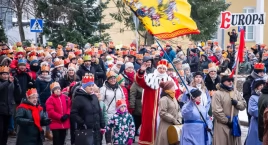 „Kłaniajcie się królowie!”. Orszaki Trzech Króli w Pile i regionie