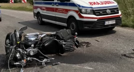 Wyjechał motocyklem na czołówkę