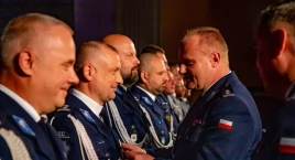 Medale, wyróżnienia i awanse w Szkole Policji