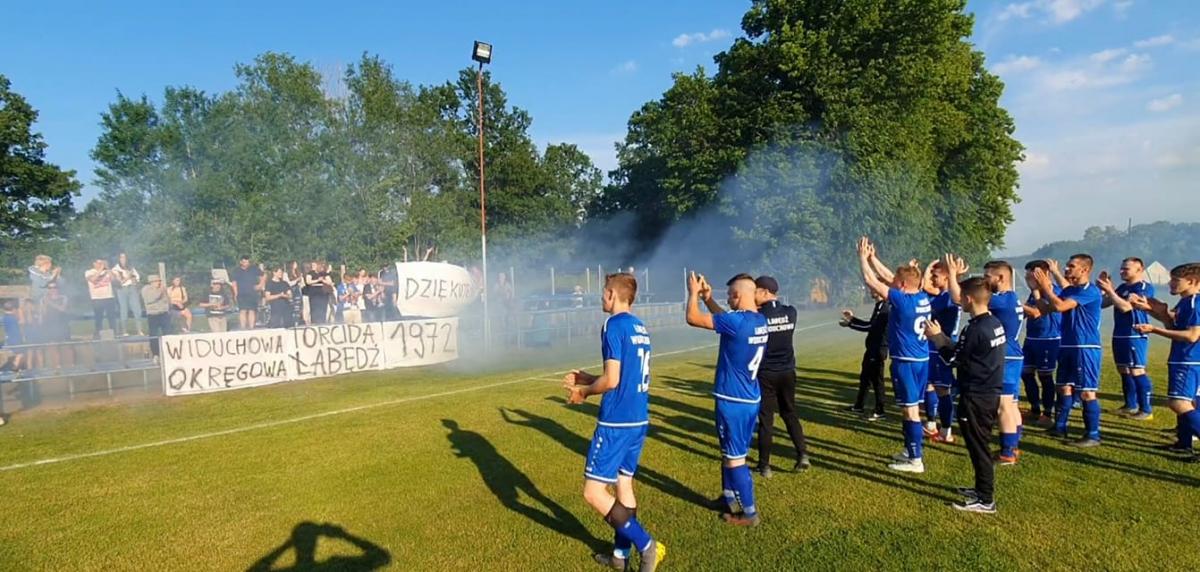 Łabędź utrzymał się w okręgówce! [WYNIKI]