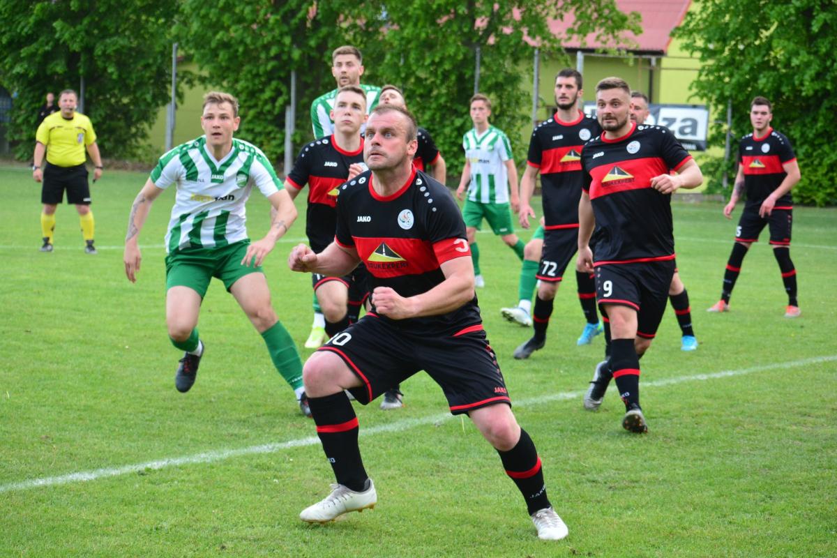 Bardzo ważny mecz Łabędzia w walce o utrzymanie [ROZKŁAD JAZDY]