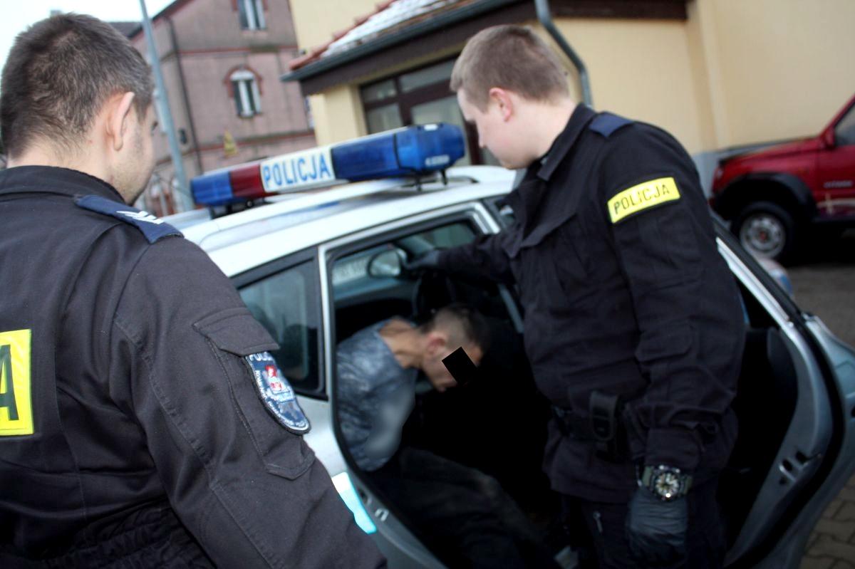 Znów naćpany kierowca przy Targowej w Gryfinie. Kolejny w Widuchowej
