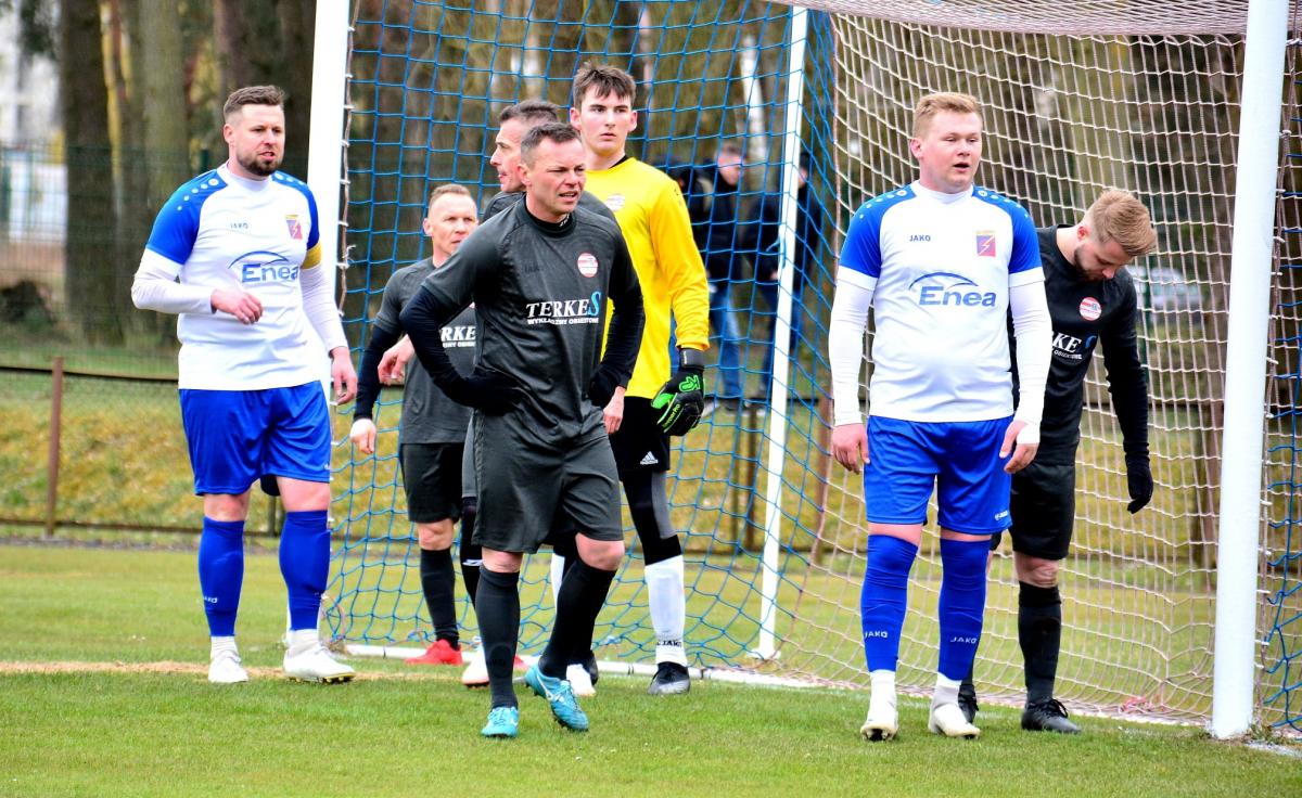 Energetyk wygrywał 2:0, by przegrać 2:4. Łabędź zatrzymał lidera! [WYNIKI]