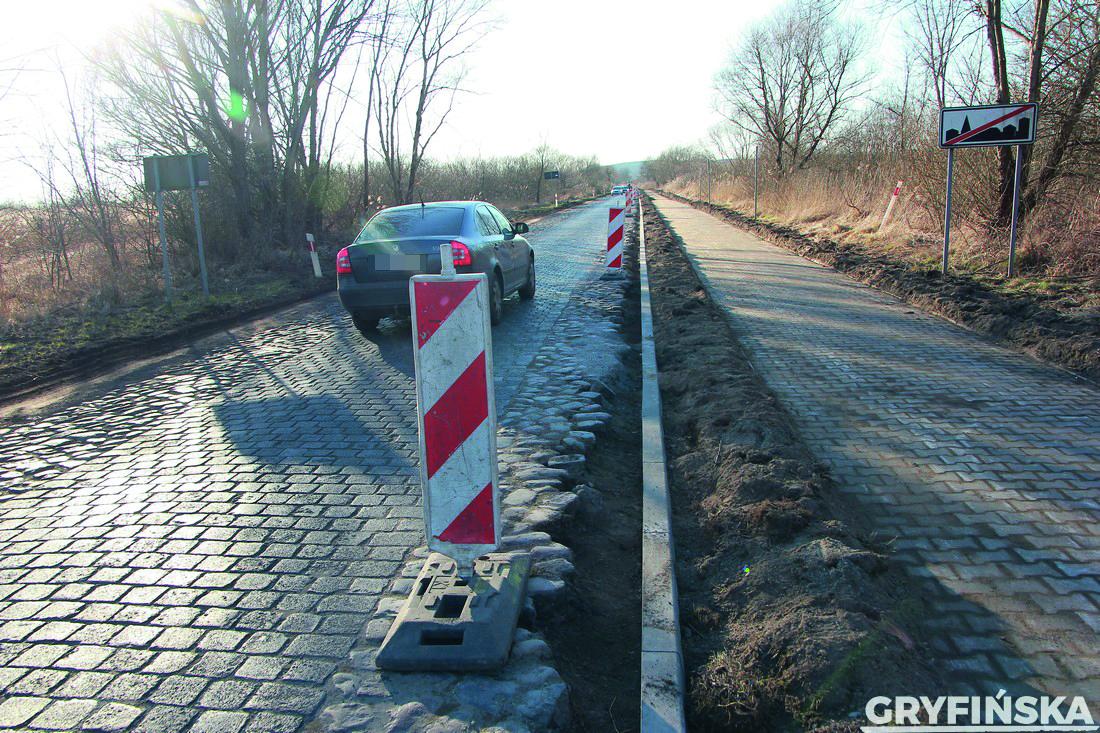 Zabierają 20 cm drogi? Tak, ale zaraz zwrócą