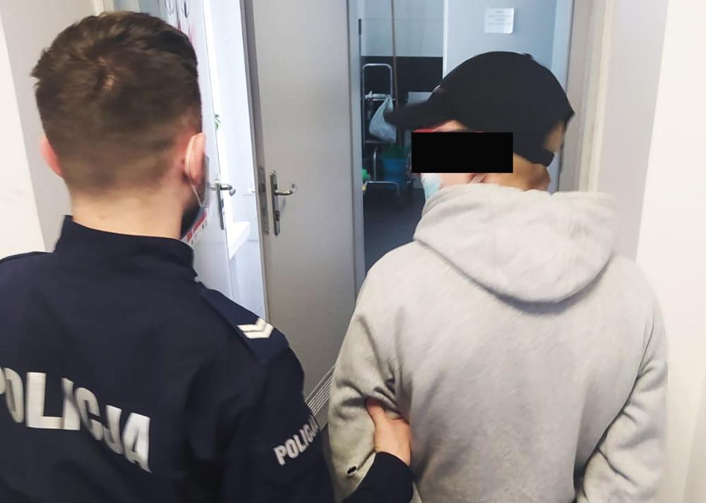Dzielnicowi zatrzymali dwóch nastolatków z marihuaną