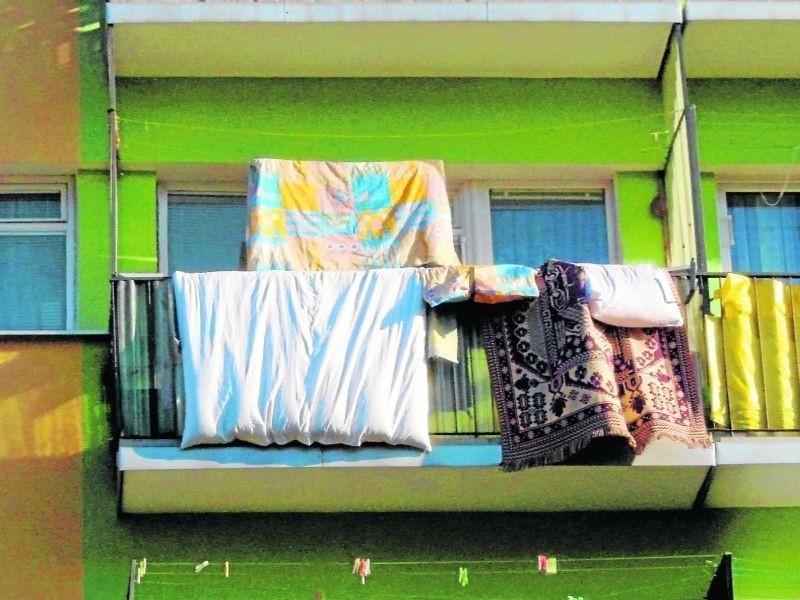 Pilnie potrzeba: kołder, poduszek, pościeli, koców