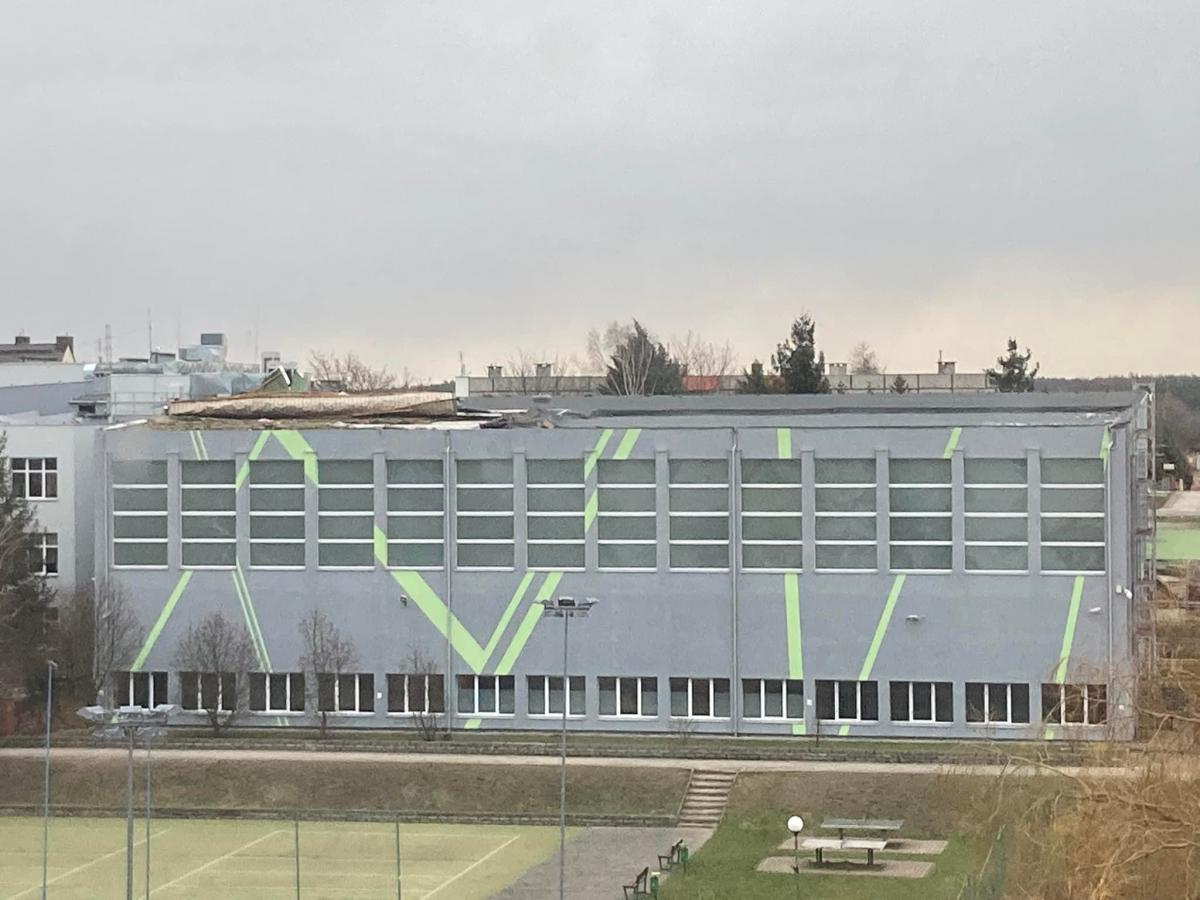 Dach w Szkole Podstawowej nr 3 znów zerwany!