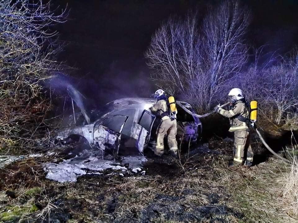 Zostali wezwani do płonącego samochodu [ZDJĘCIA]