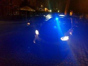 Nawet w ciemności było widać, że coś wziął