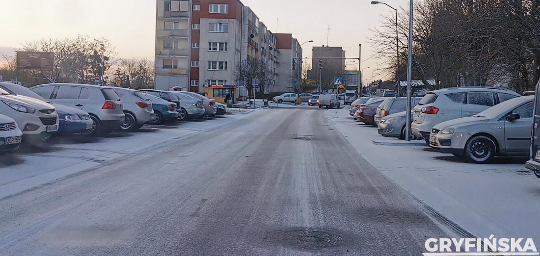 Uważajcie na drogach i chodnikach. Jest bardzo ślisko [GALERIA]