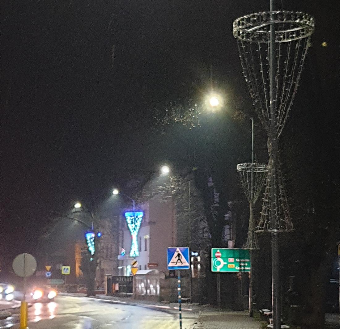 Czytelnik: część lampek nie świeci