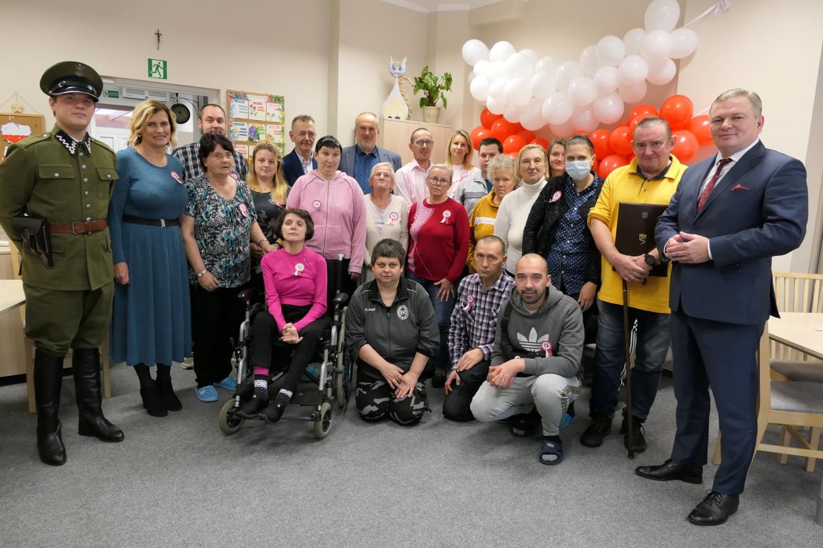 Uczestnicy Środowiskowego Domu Samopomocy przygotowali program patriotyczny