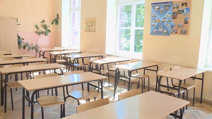 Następna szkoła z gminy przechodzi na mieszany tryb nauczania