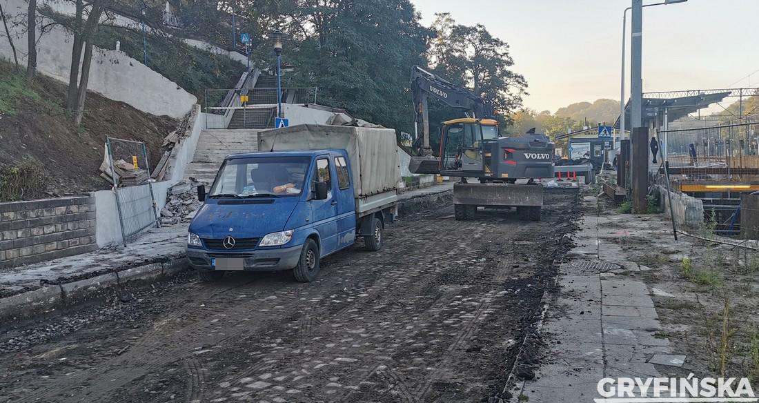 Rozkopali ul. Kolejową. Prace idą szybko [GALERIA]