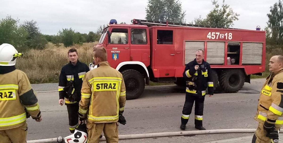 Pięć zastępów gasiło płonące palety