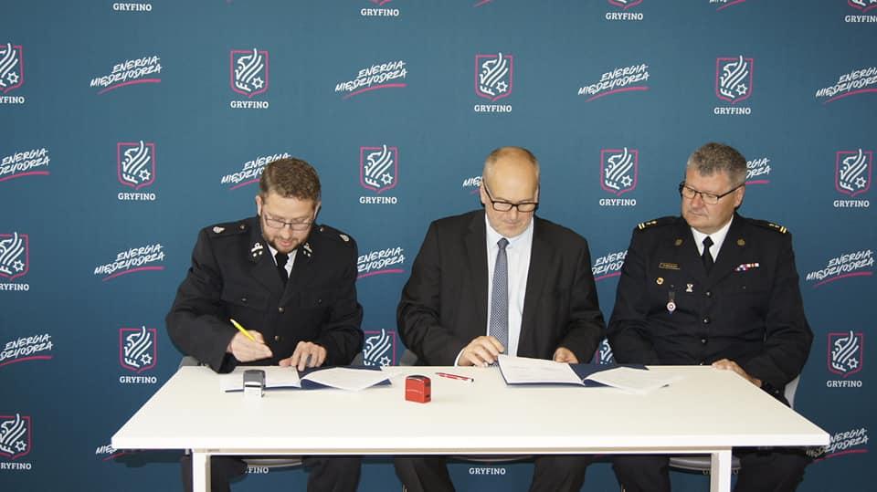 Chwarstnica dostała sprzęt i pieniądze
