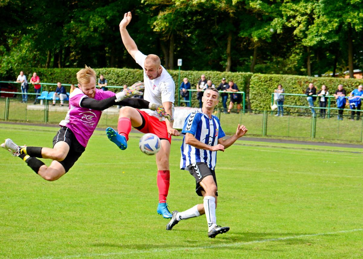 Bez niespodzianki. Derby powiatu dla Iskry
