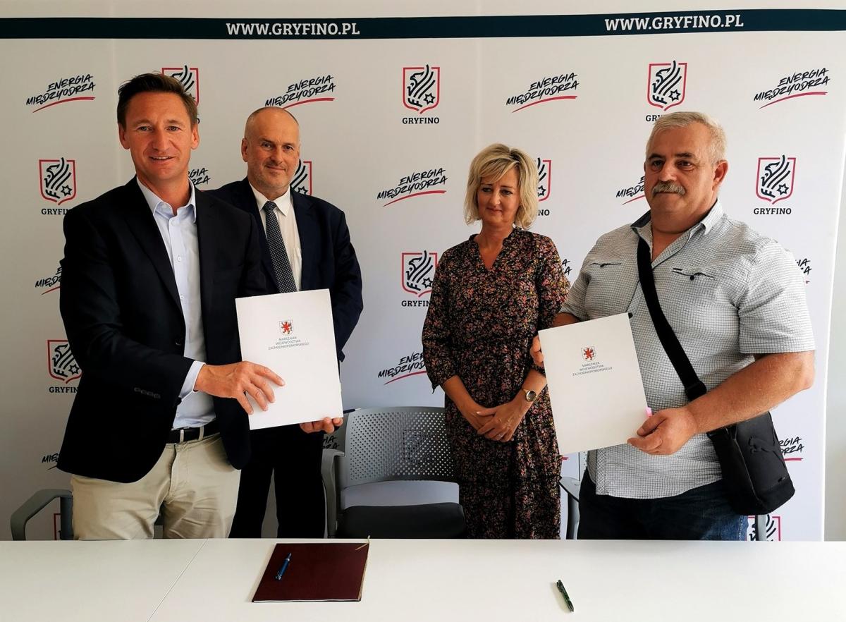 Podpisali umowę na oświetlenie dwóch wsi