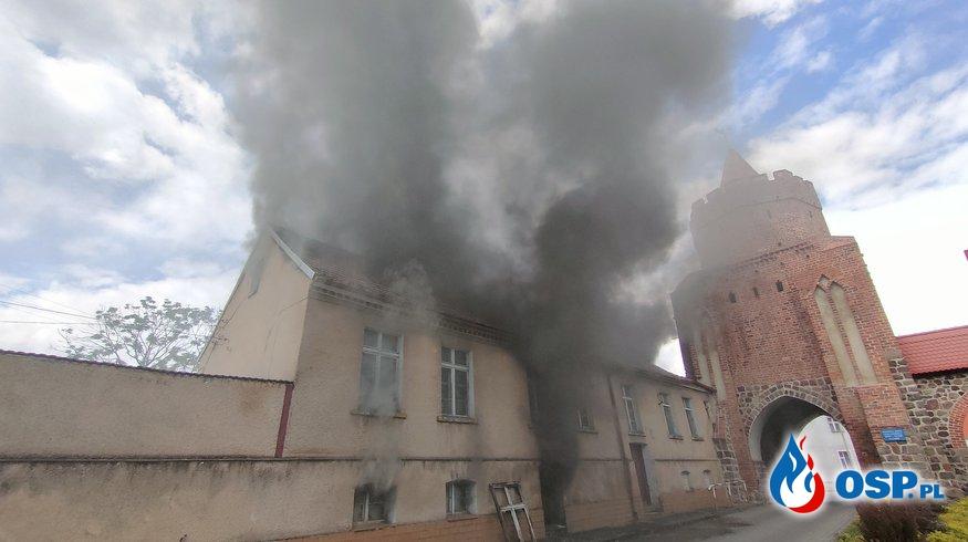 Palił się pustostan