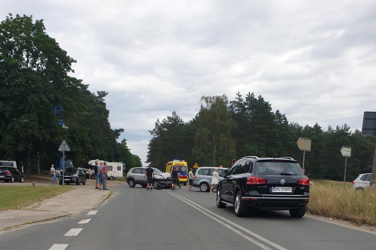 Wypadek pod Dolną Odrą. 19-latka w szpitalu
