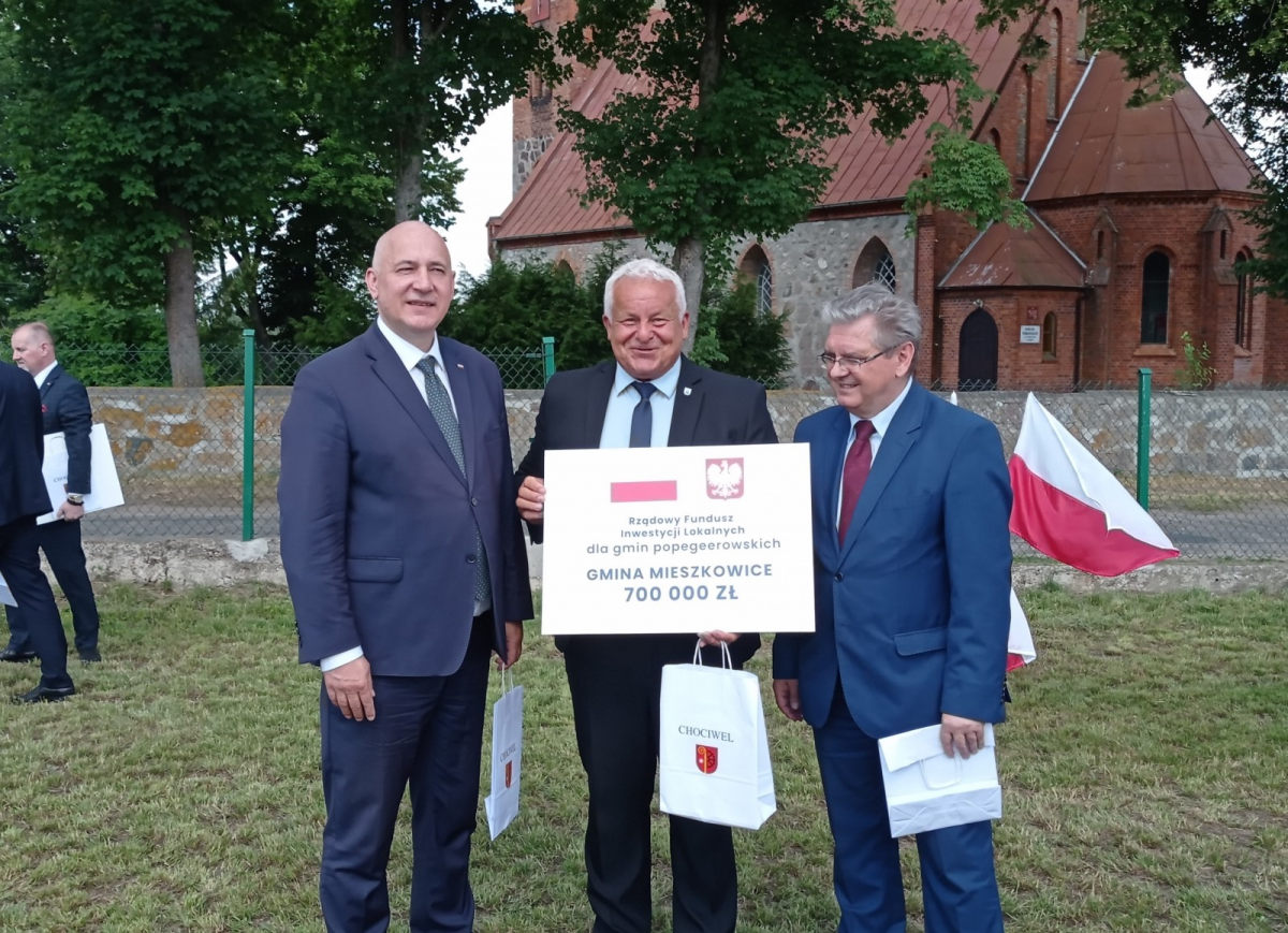 700 tysięcy na przebudowę drogi