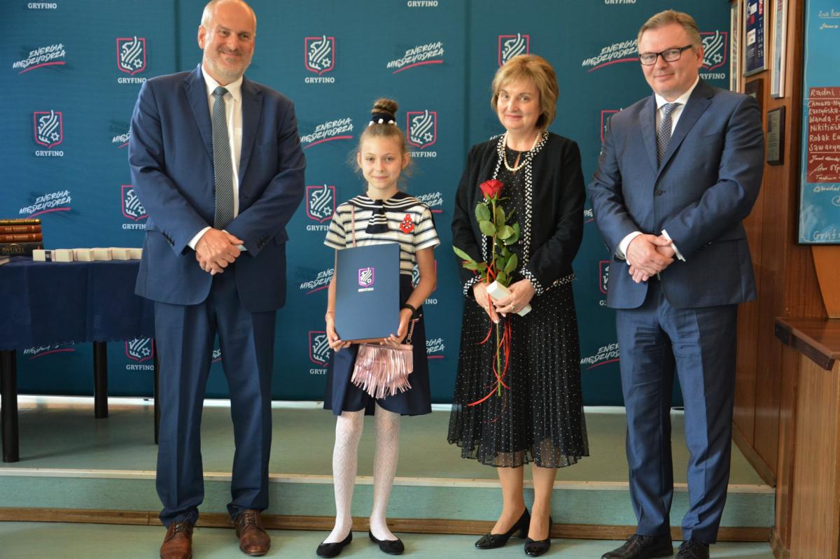 Nagrodzili najlepszych uczniów