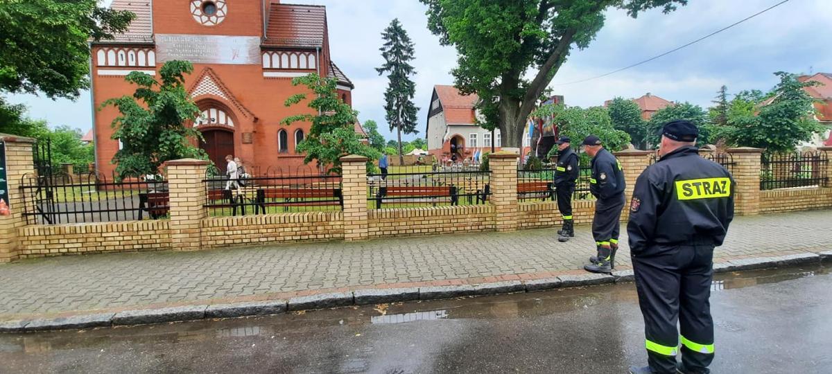 Strażacy obstawiali mszę świętą