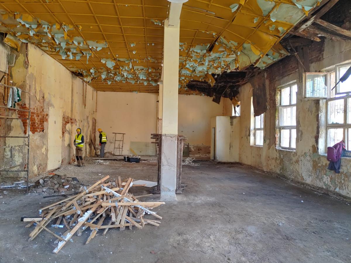 Rozpoczęli przebudowę dawnej synagogi w Baniach [GALERIA]
