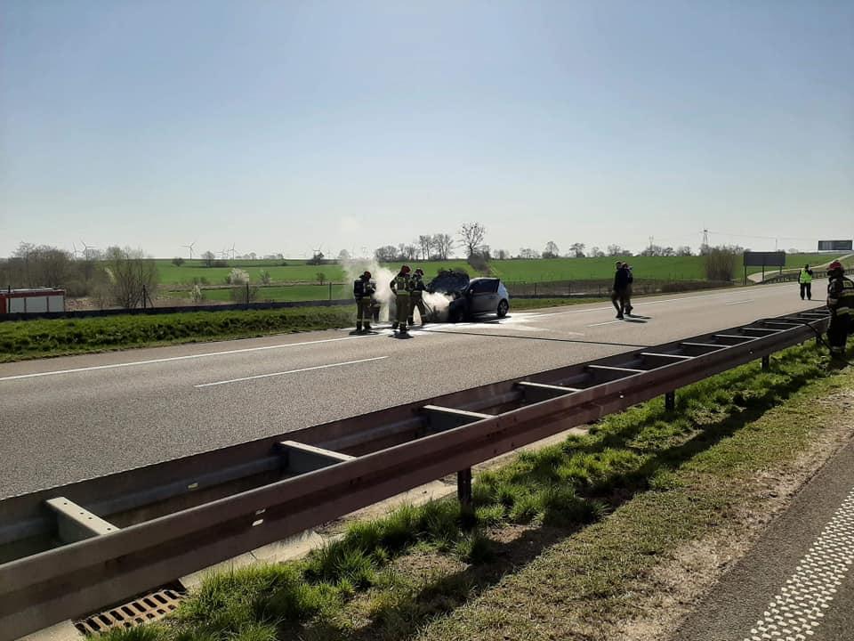 Płonął kolejny samochód. Tym razem na S3