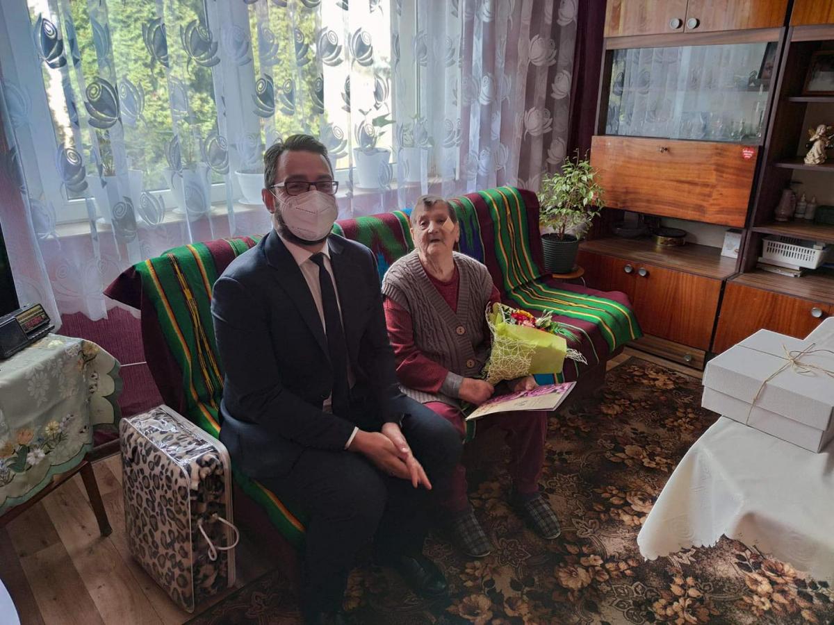 Pani Henryka skończyła 90 lat. 