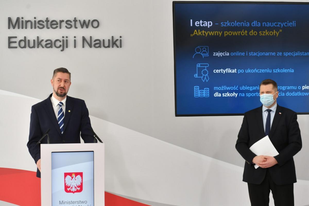 Rusza program #AktywnyPowrótDoSzkoły. MEN ogłasza szkolenia dla nauczycieli